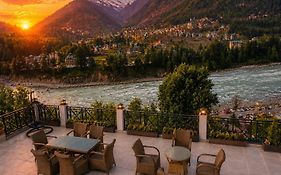 Hotel Hollywood Manali - Scenic River & Mountain View With Premium Rooms Near Mall Road